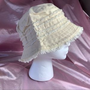 Gap Cream Summer Bucket hat